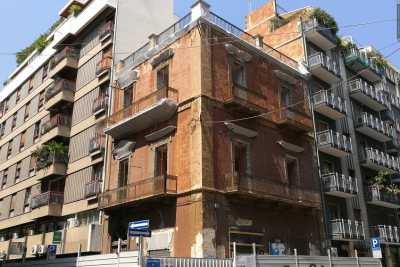 Bari, addio al palazzo d'epoca di via Calefati: a rischio abbattimento altri 100 edifici